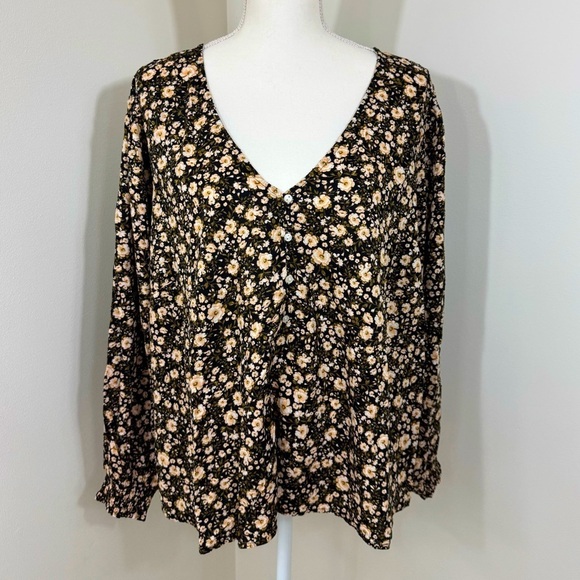 Old Navy Women's V-Neck 3 Button‎ Top Plus Size 2X - Picture 1 of 7